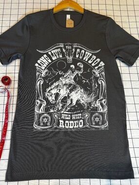 Long Live the Cowboy Graphic Tee/ Western Rodeo T-shirt/ Charcoal Gray